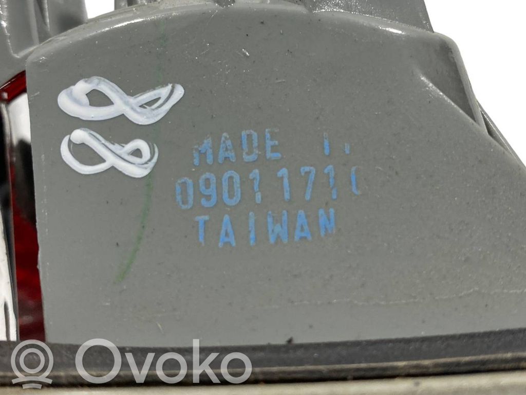 Aizmugurējais lukturis pārsegā