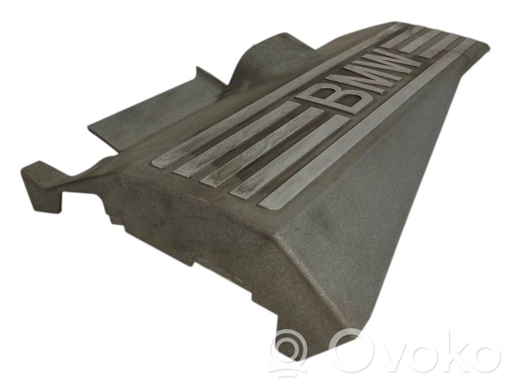 Engine cover (decorative trim)