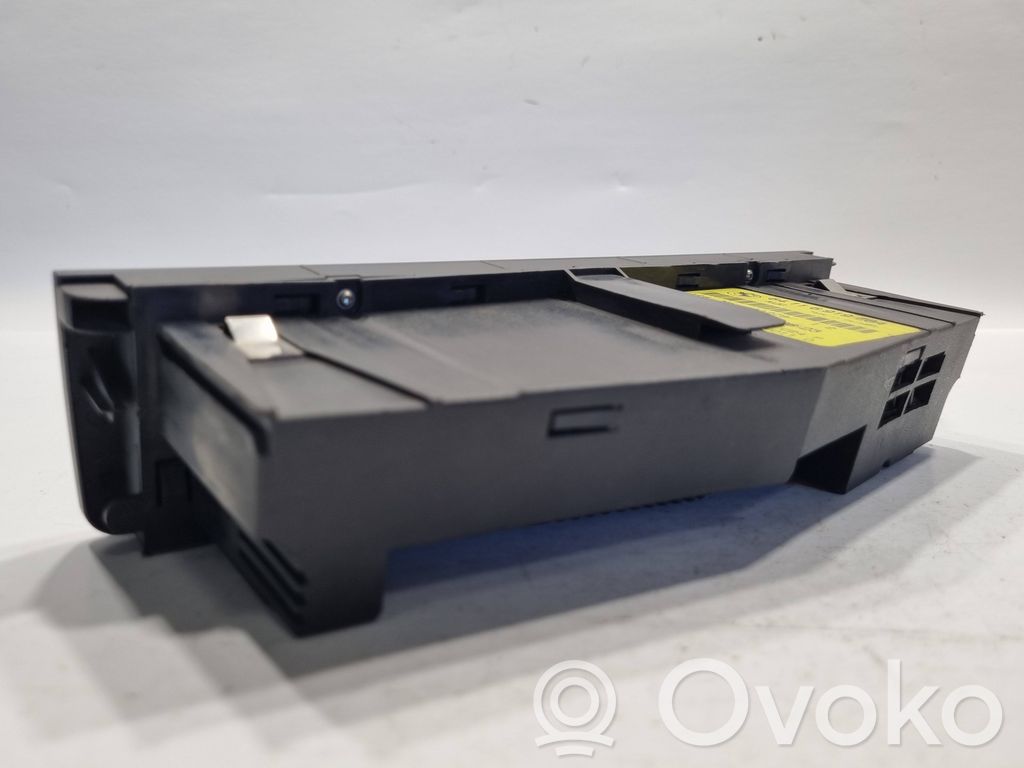 Air conditioning / climate control / interior heating control unit (in the passenger compartment)