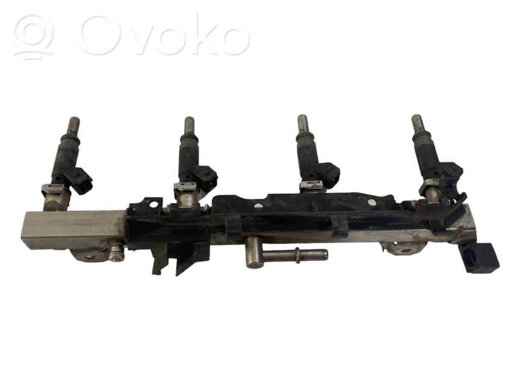 Fuel main pipe