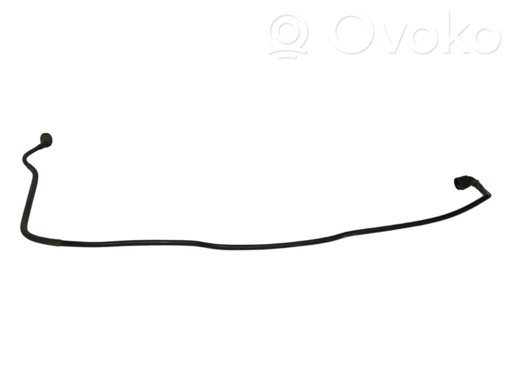 Caurulīte (-es) / šļūtene (-es)