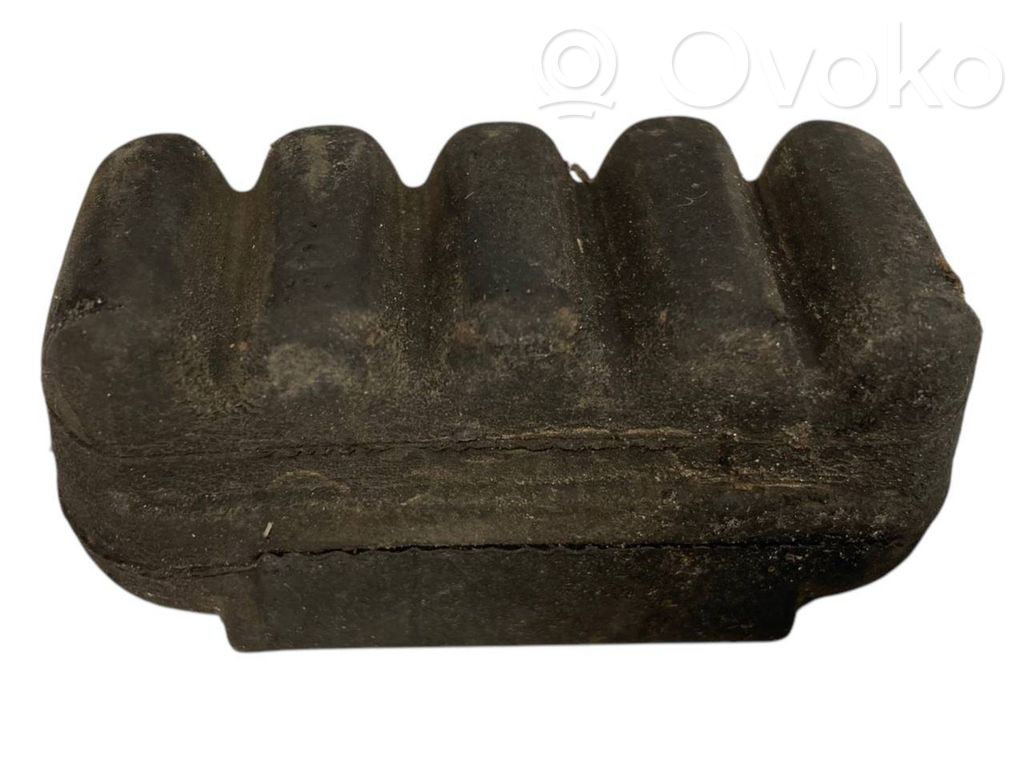 Radiator(s) holder/bracket