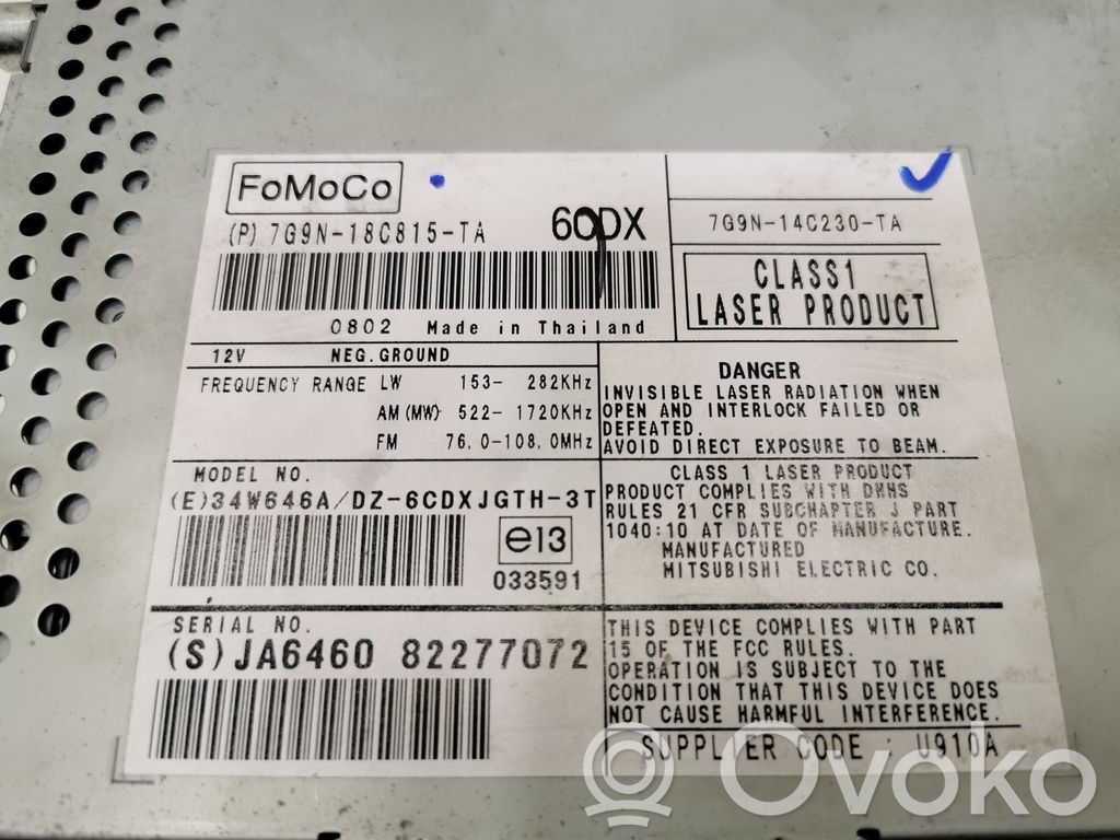 Radio / CD/DVD atskaņotājs / navigācija