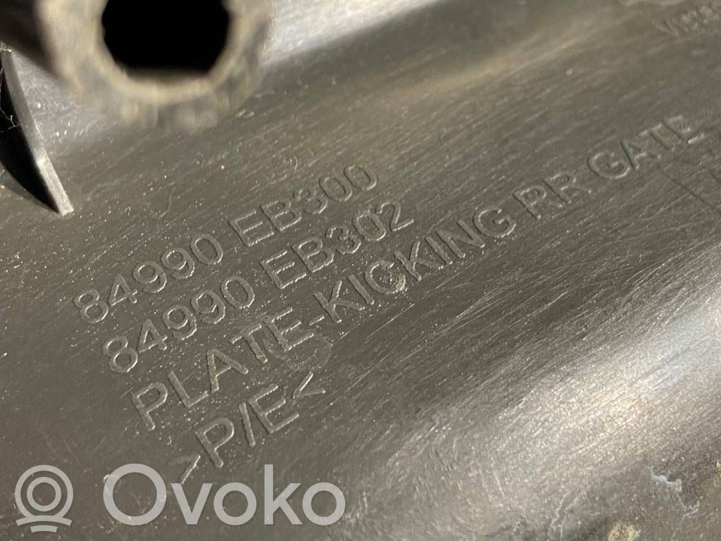 Bagāžnieka sliekšņa dekoratīvā apdare
