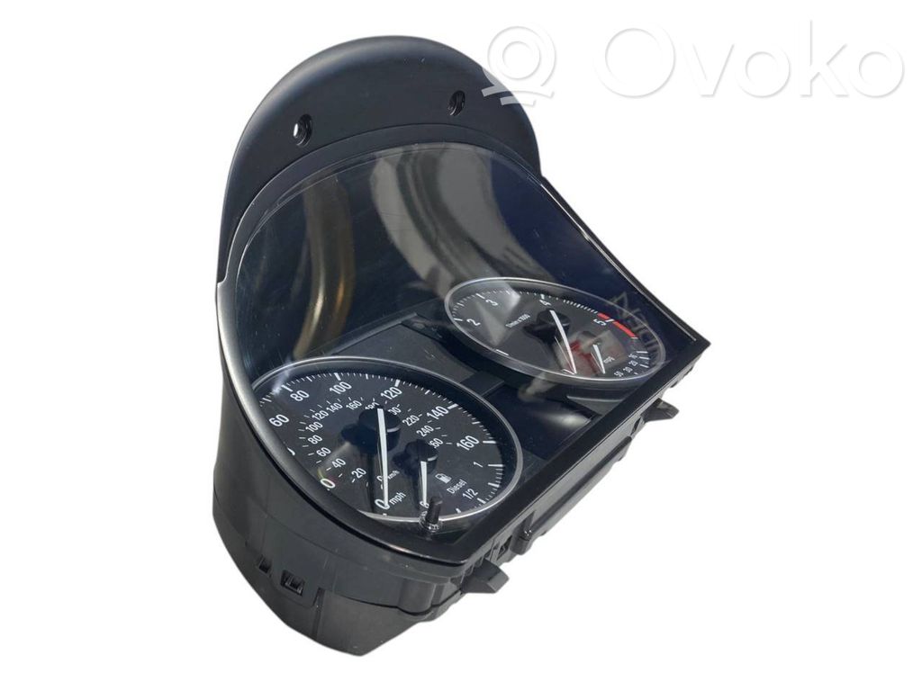 Speedometer (in the instrument panel)
