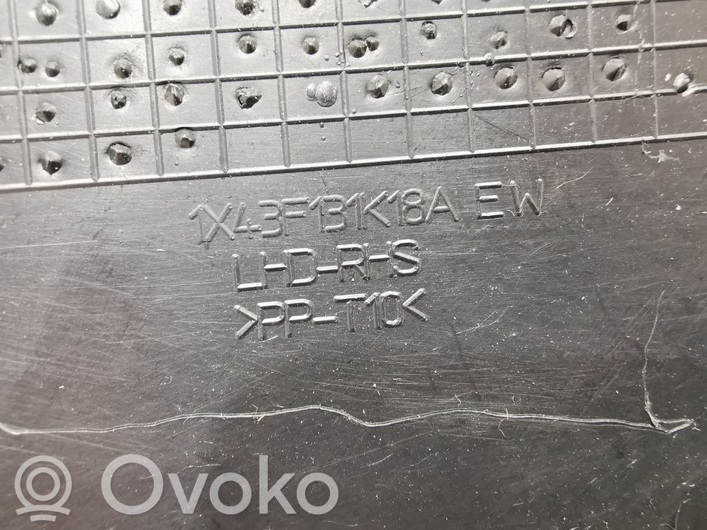 Sānu dekoratīvā apdare (priekšā)
