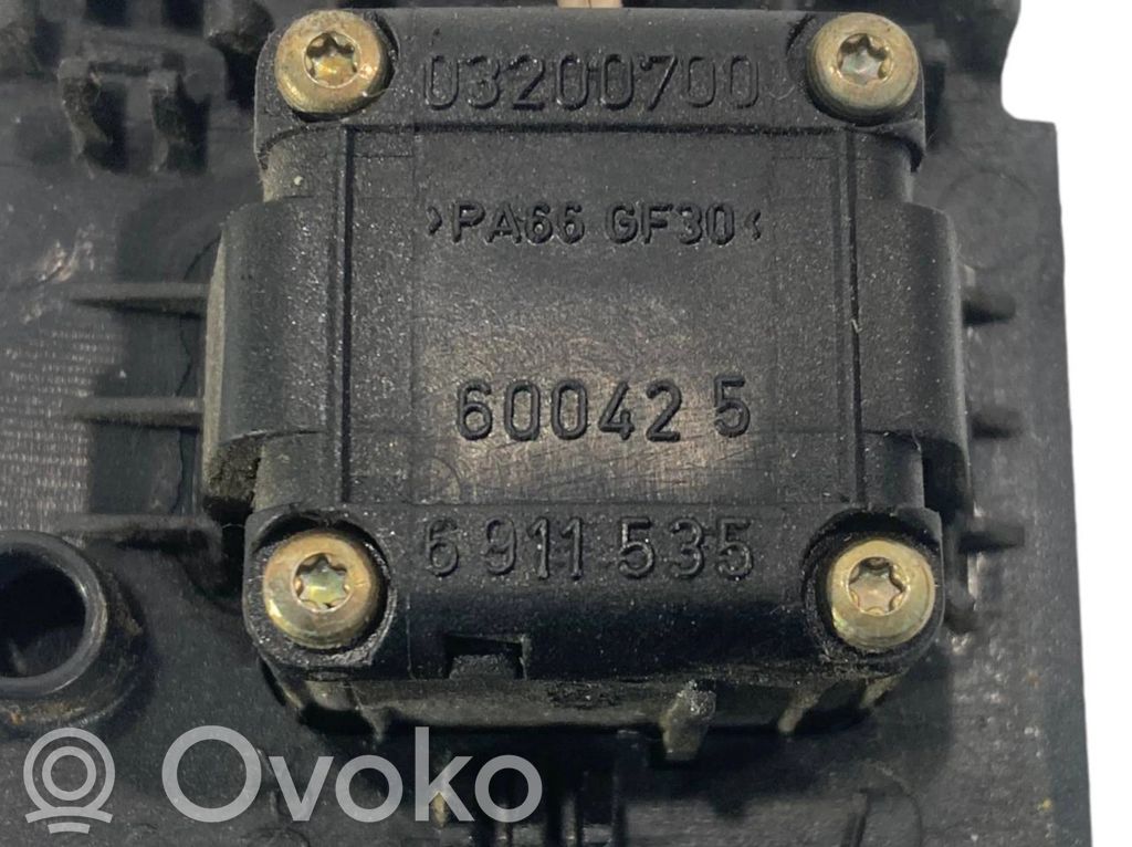 Stūres augstuma vadības slēdzis