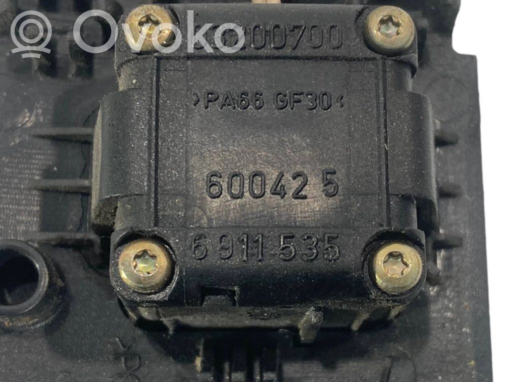 Steering wheel height control switch