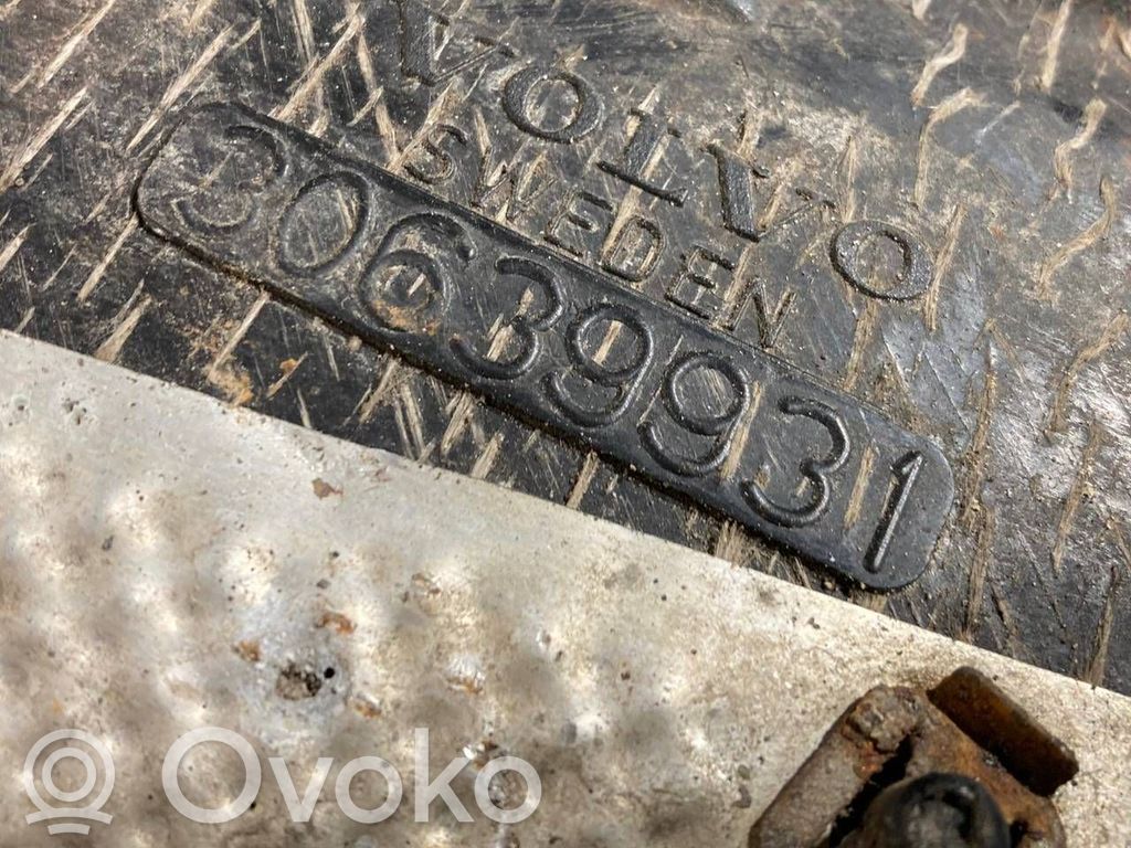 Aizmugurējā reduktora stiprinājums