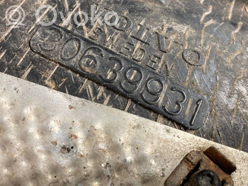 Aizmugurējā reduktora stiprinājums