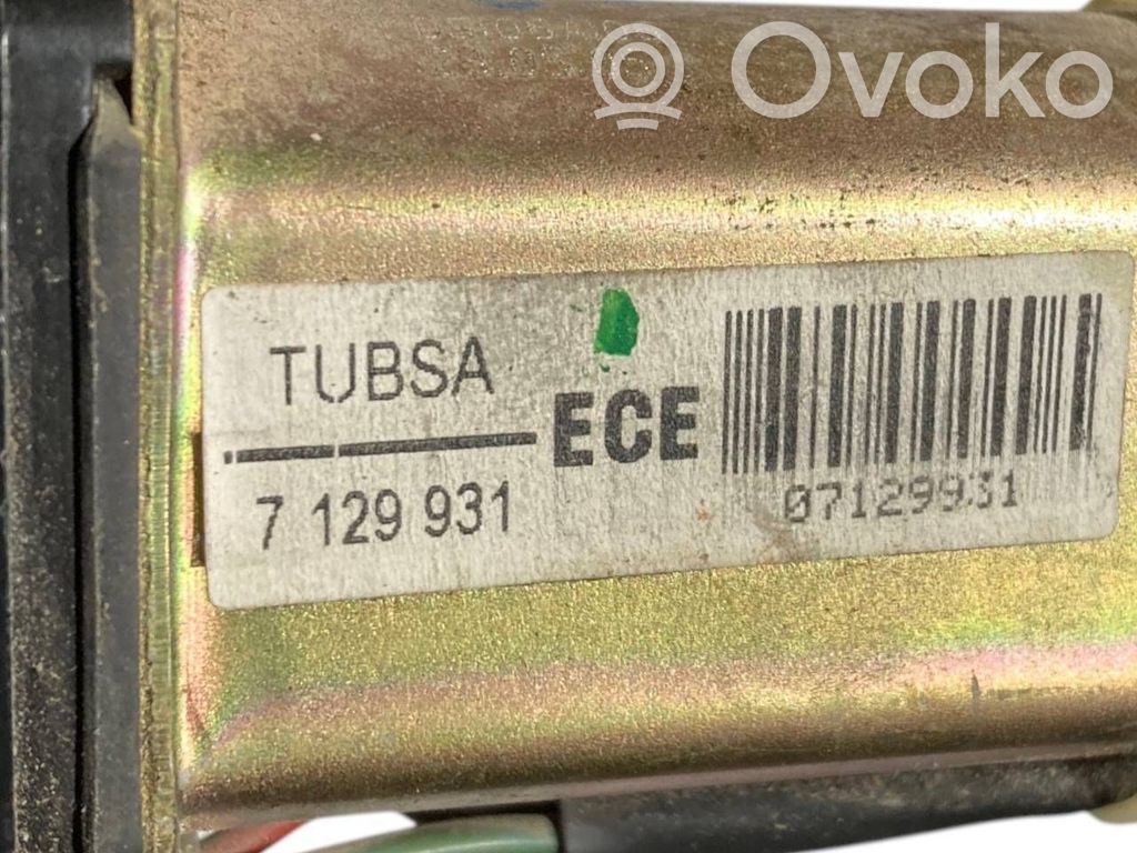 Aizmugurējā pārsega pievilcējs