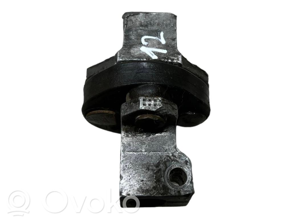 Kardāna / stūres krustsavienojums