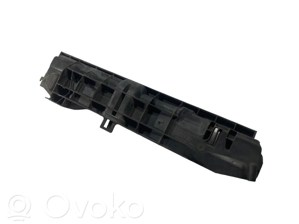 Radiator(s) holder/bracket