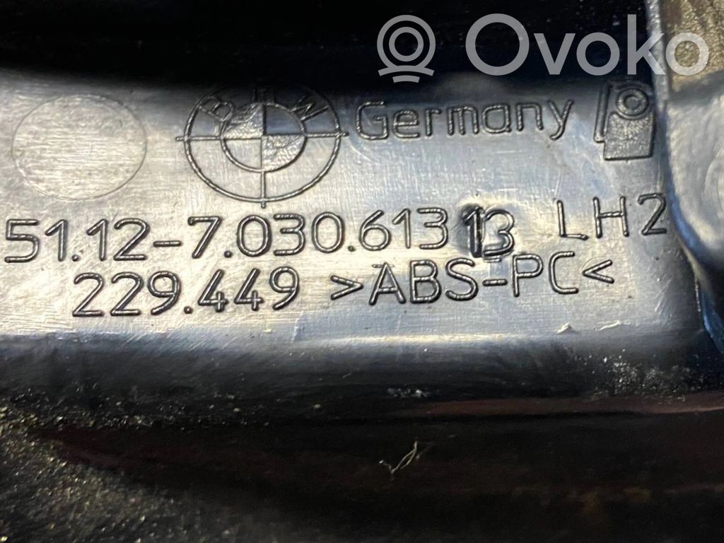 Rear bumper mounting bracket