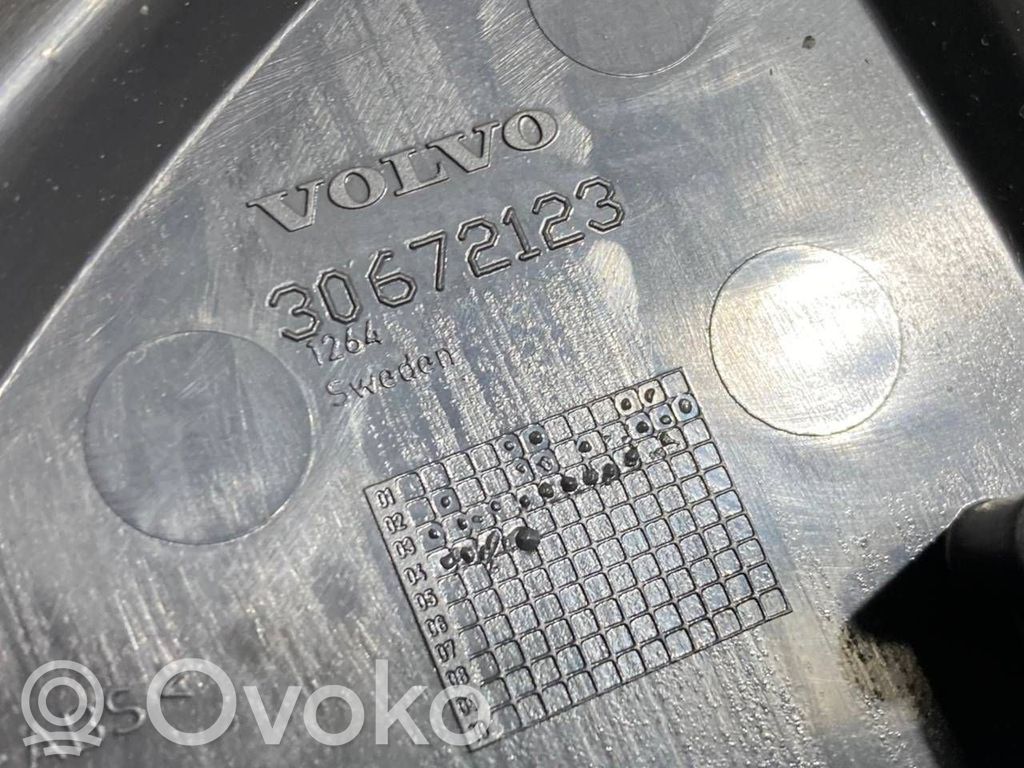 Paneļa dekoratīvās apdares vairogs (sānu)