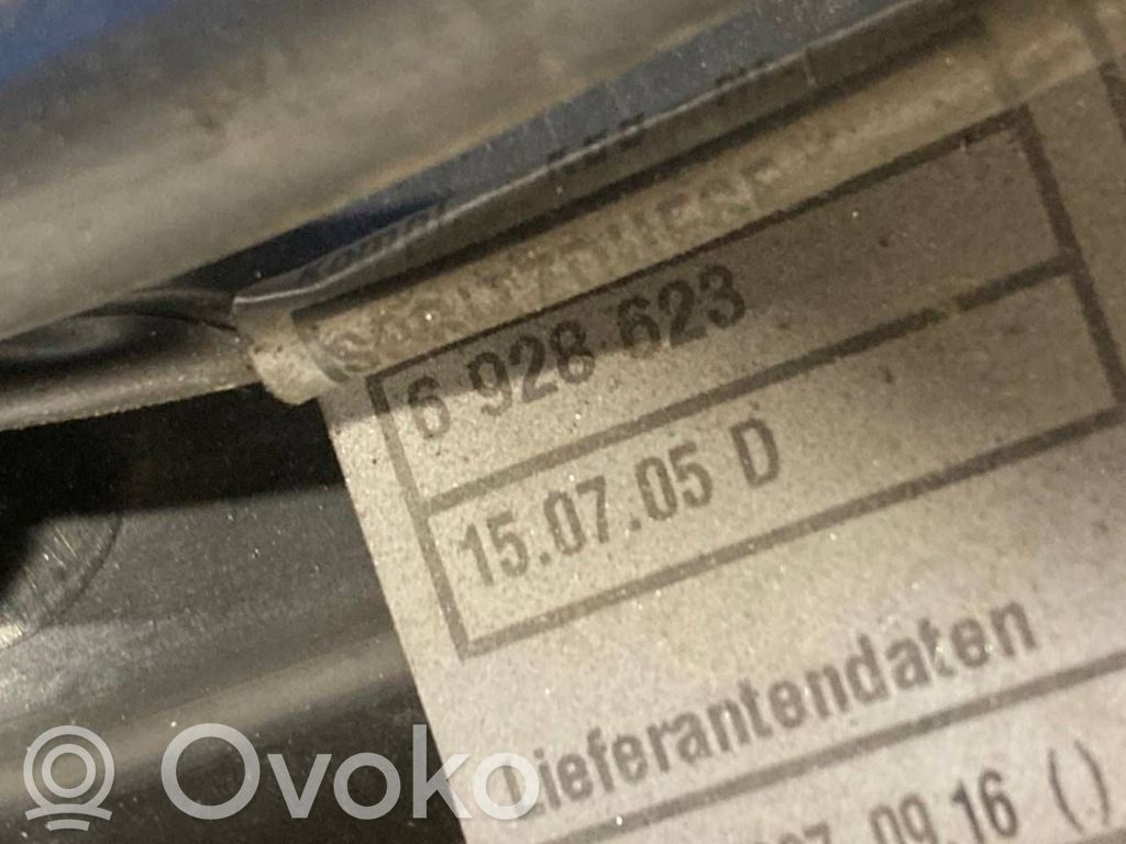 Stikla tīrītāja slotiņas