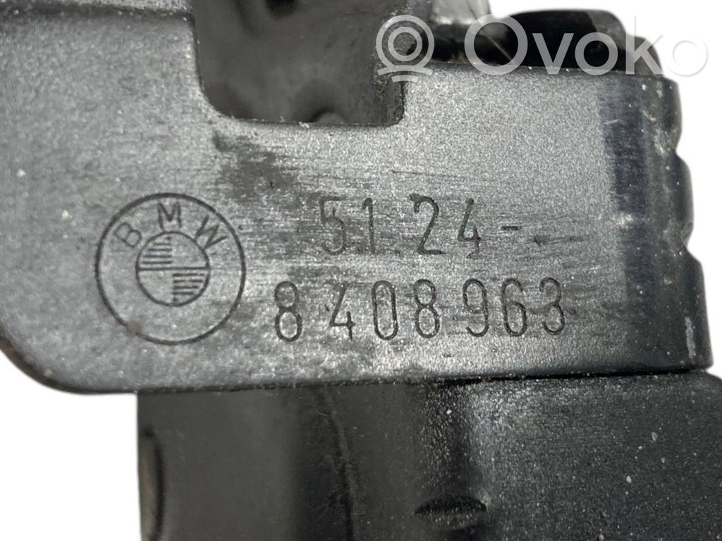 Aizmugurējā pārsega slēdzene