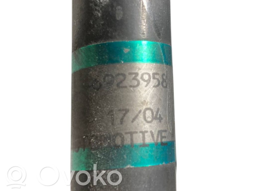 Air conditioner pipe(s) / hose(s)