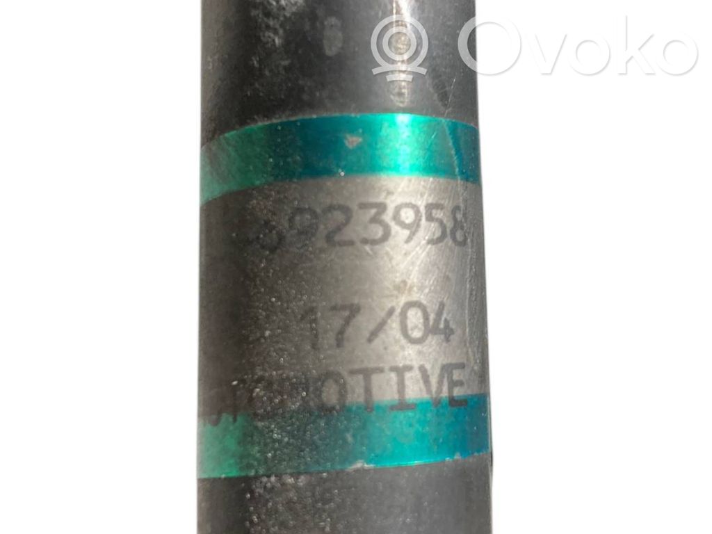 Air conditioner pipe(s) / hose(s)