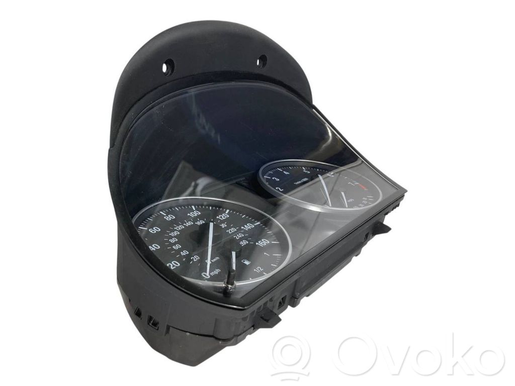 Speedometer (in the instrument panel)