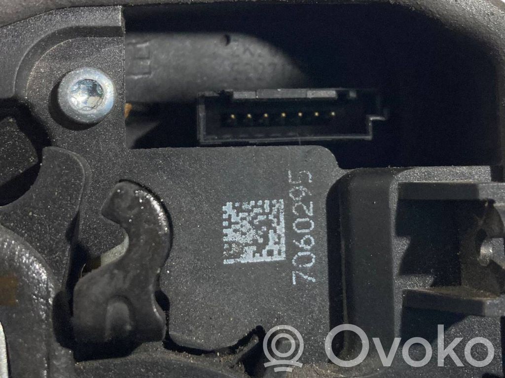 Aizmugurē slēdzene