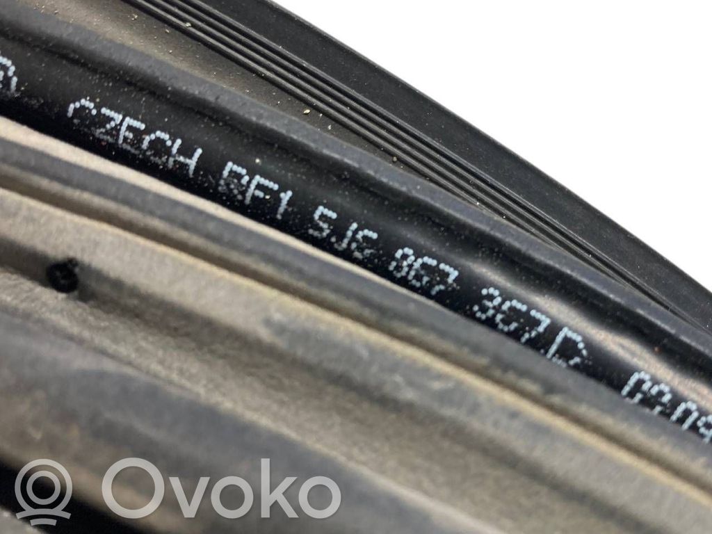 Aizmugurē apdares gumija (virsbūvē)