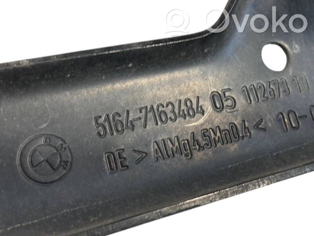 Priekšpusē bampera amortizators