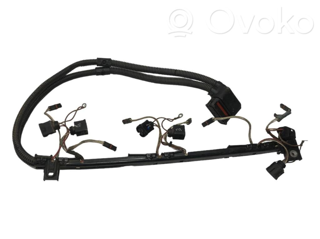 Fuel injector wires