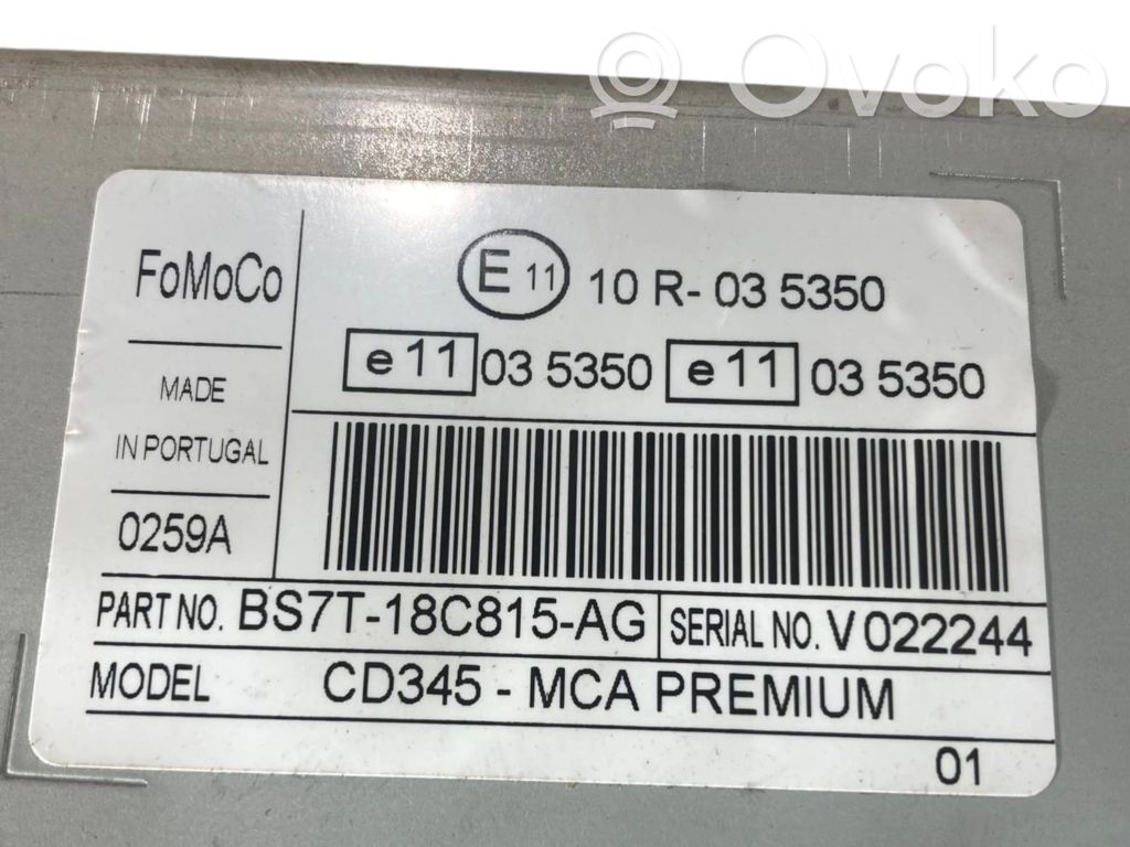 Radio / CD/DVD atskaņotājs / navigācija