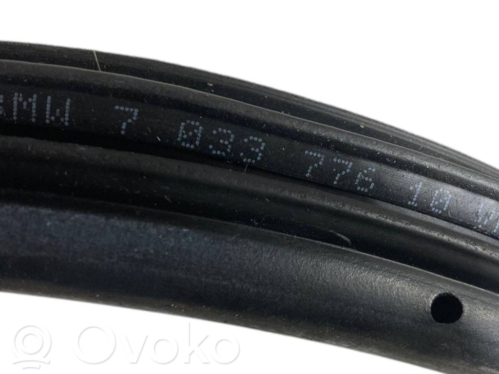 Rear trim rubber (in the body)