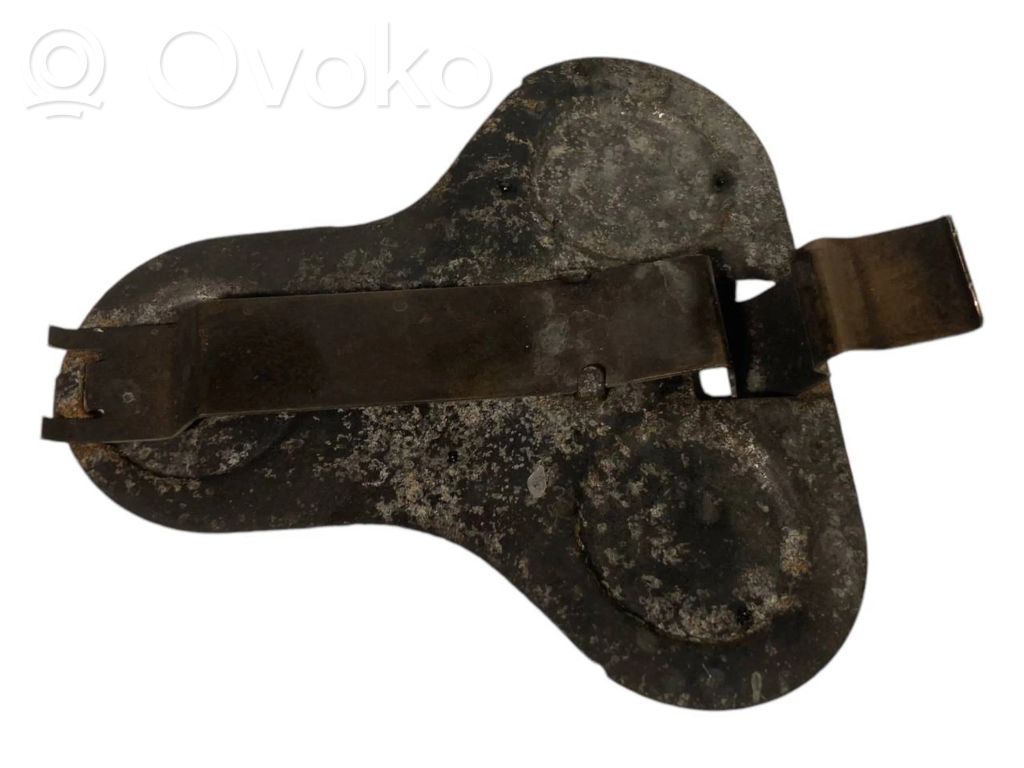 Cita veida dzinēja nodalījuma detaļa