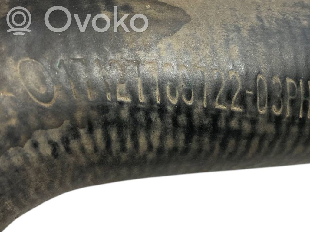 Caurulīte (-es) / šļūtene (-es)