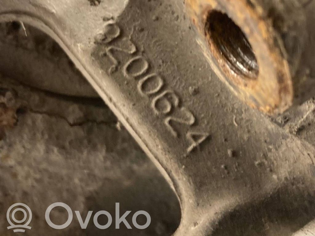 Aizmugurē riteņa rumbas vārpstas šarnīrs (stupica, capfa)