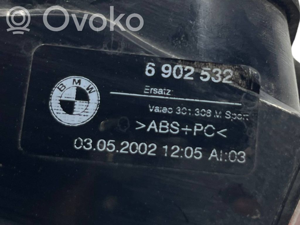 Задний фонарь в кузове