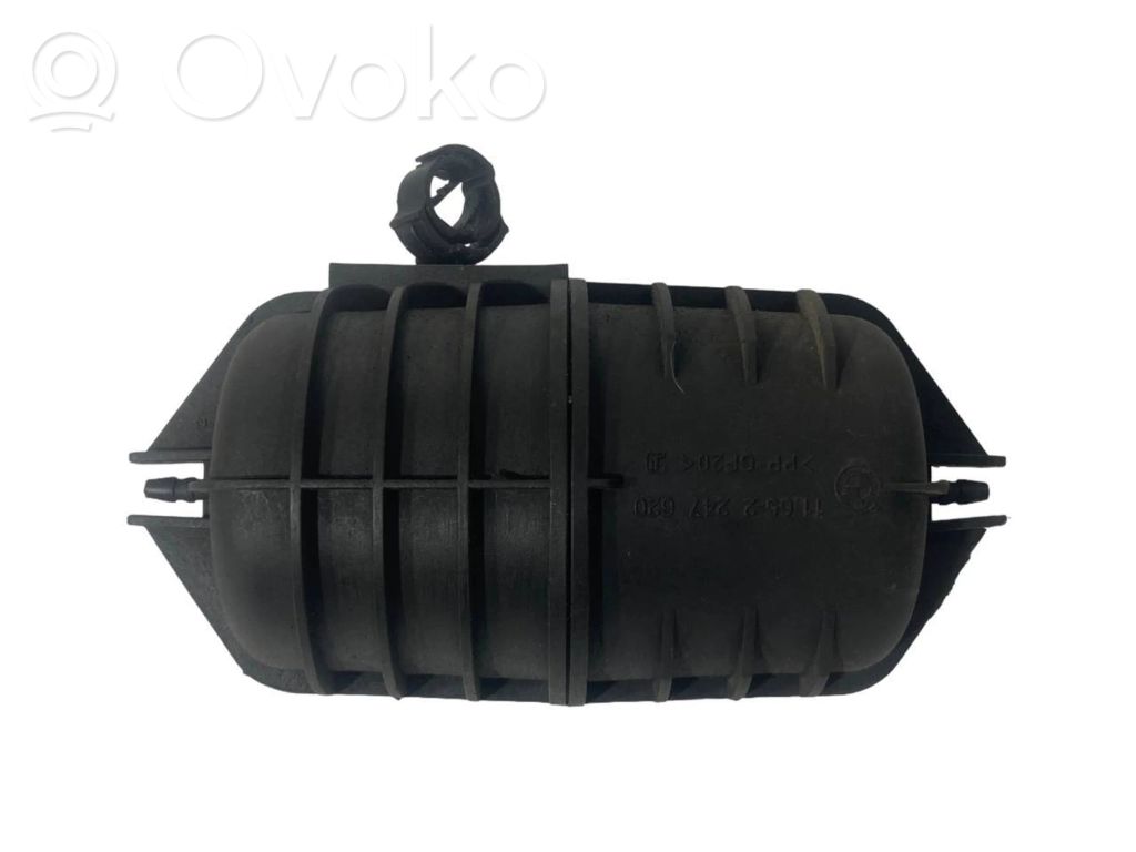 Vacuum air tank
