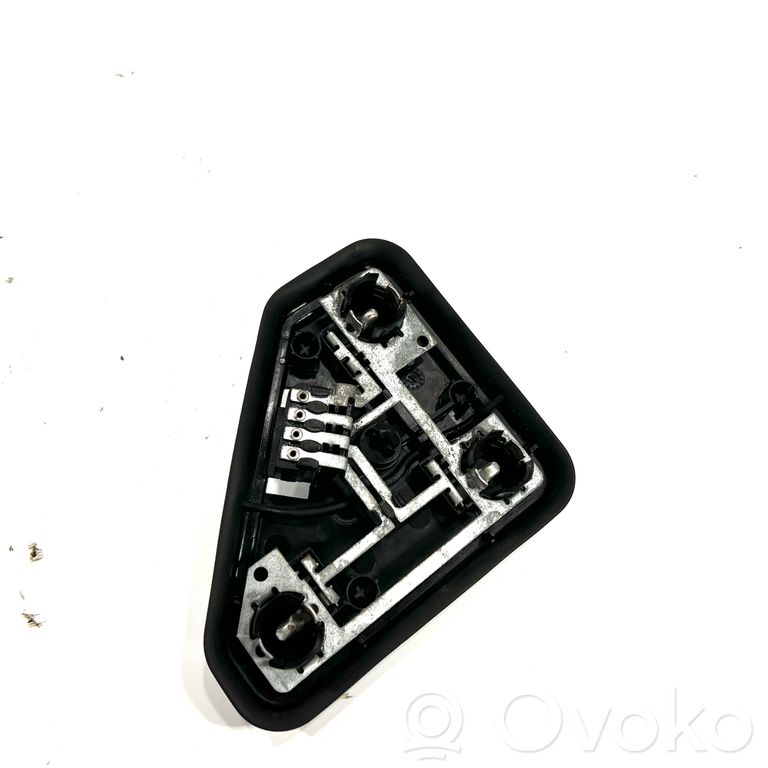 Aizmugures spuldzes vāka turētājs