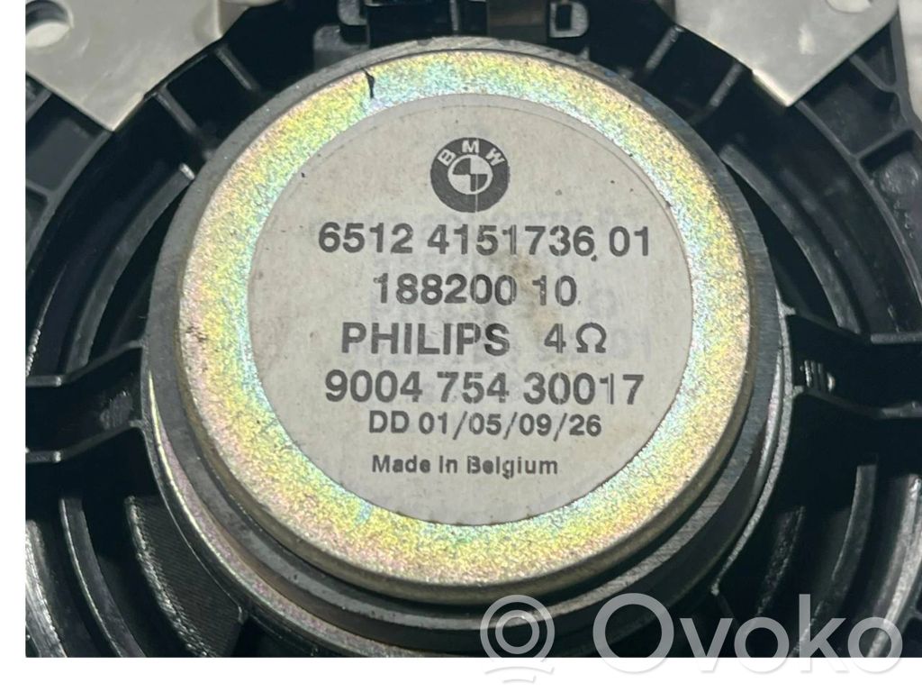 Skaļrunis (-i) priekšējās durvīs