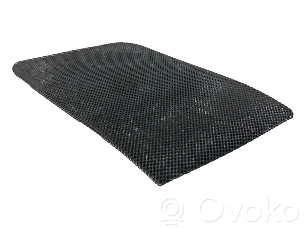 Side speaker trim