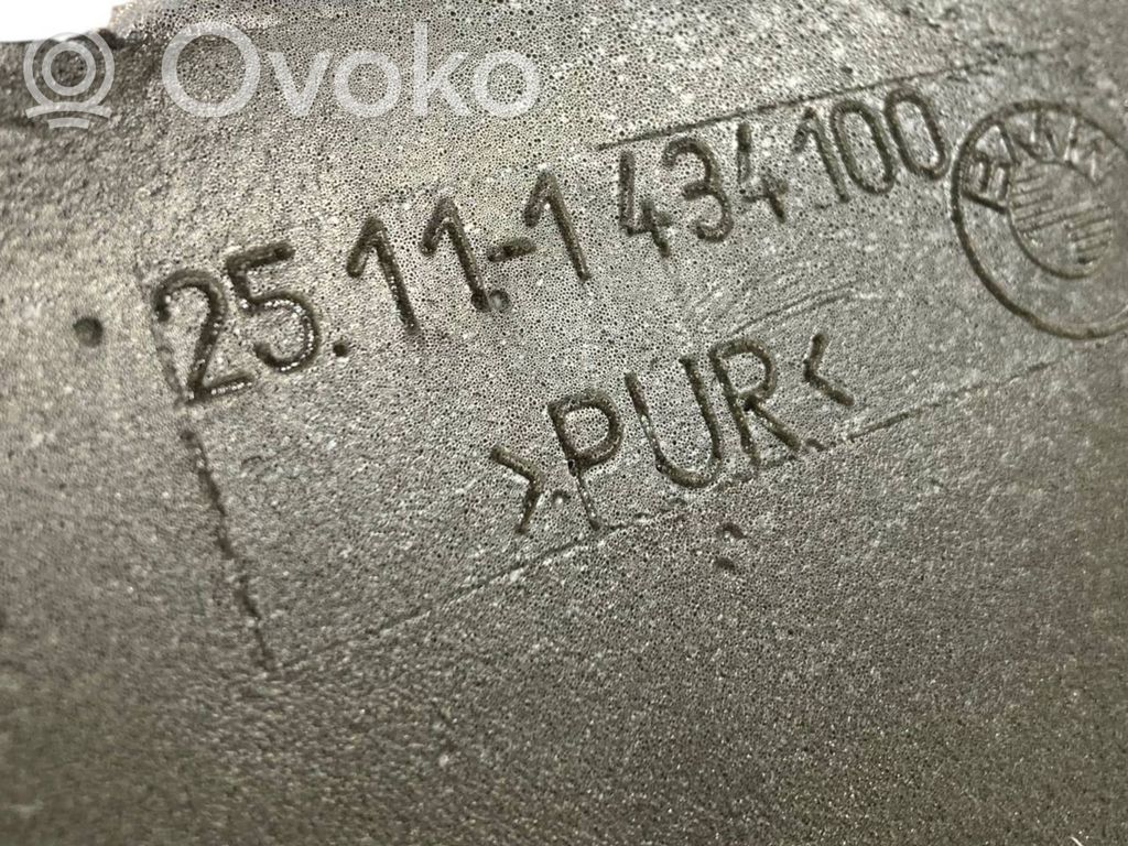 Ātrumu pārslēgšanas sviras dekoratīvā apdare (plastmasas)