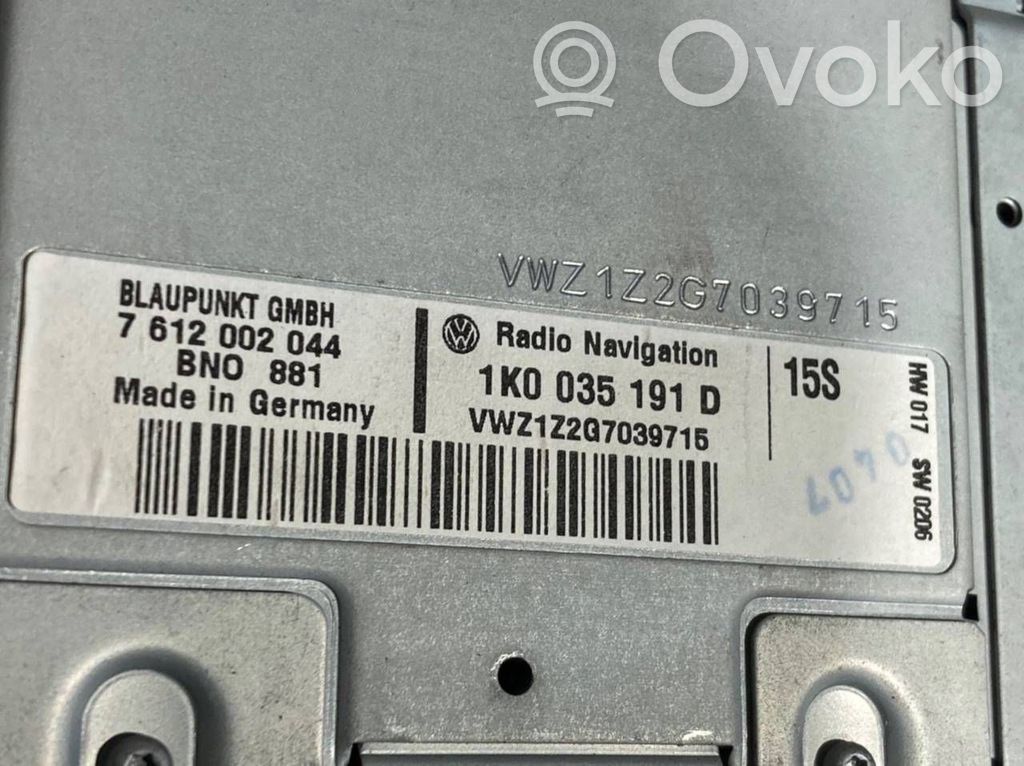 Radio / CD/DVD atskaņotājs / navigācija