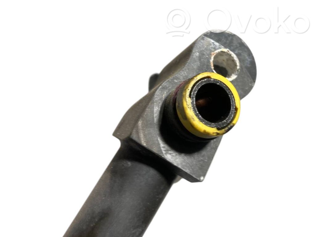 Air conditioner pipe(s) / hose(s)