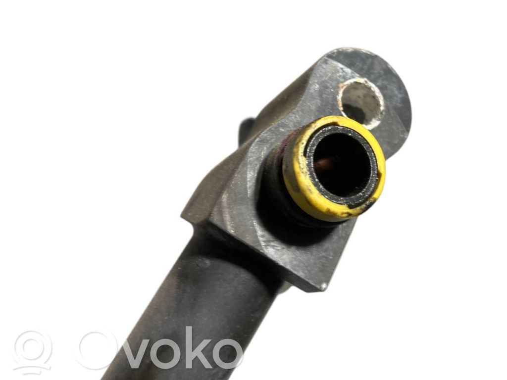 Air conditioner pipe(s) / hose(s)