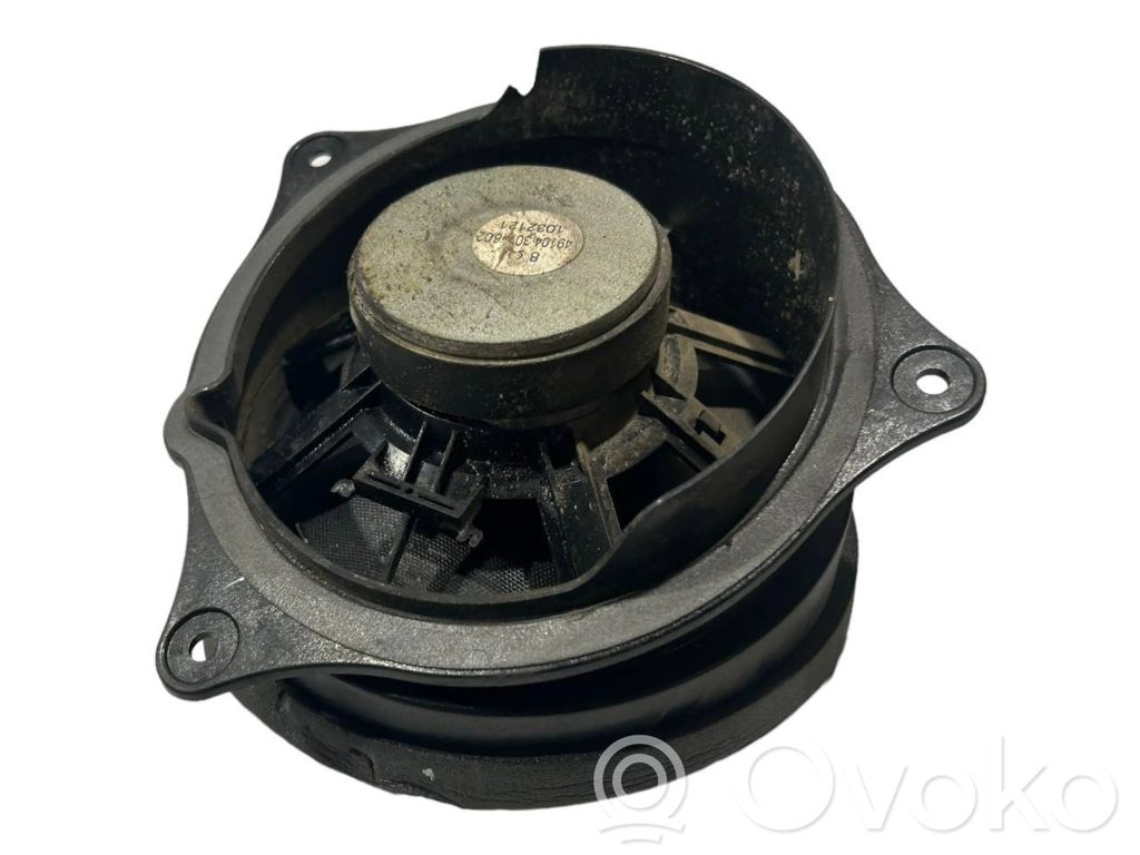 Speaker(s) in the rear door