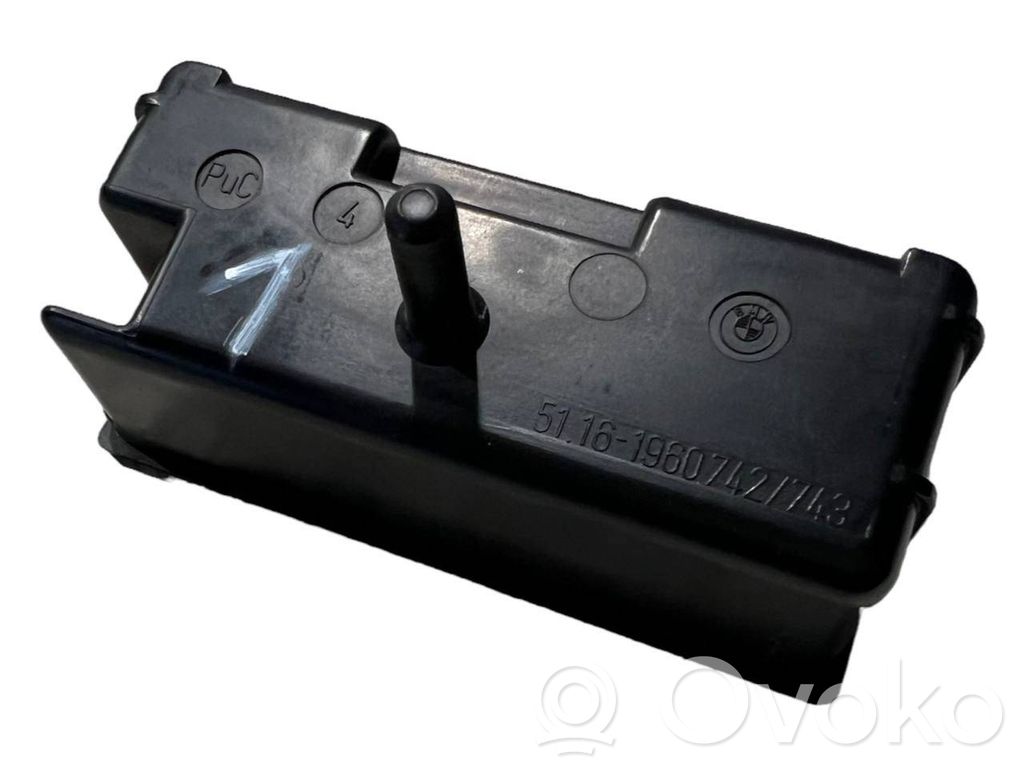 Ashtray (front)