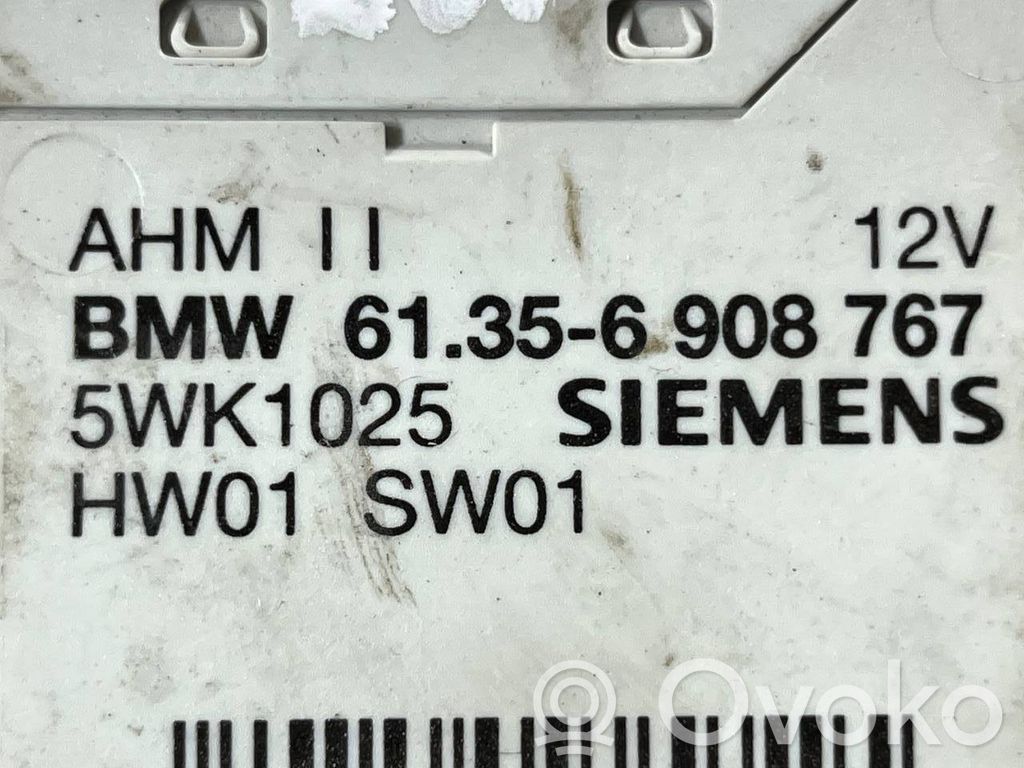 Piekabes āķa vadības bloks