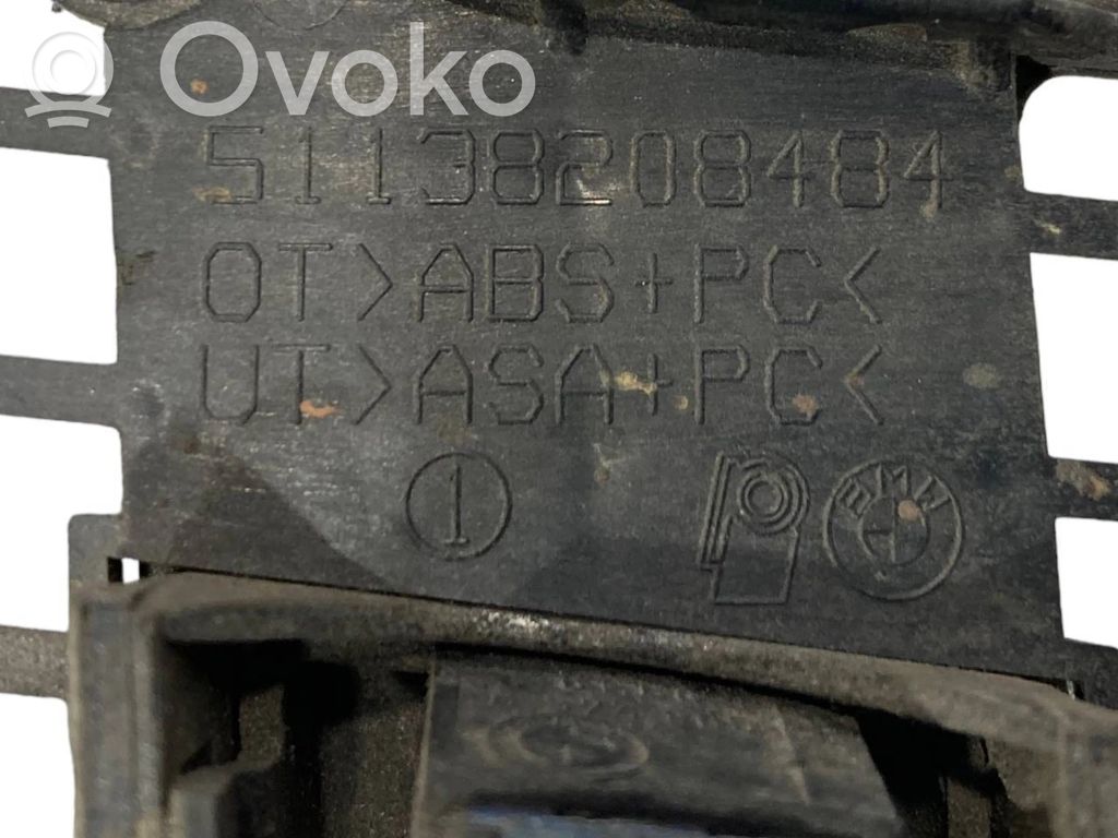 Bonnet decorative grille