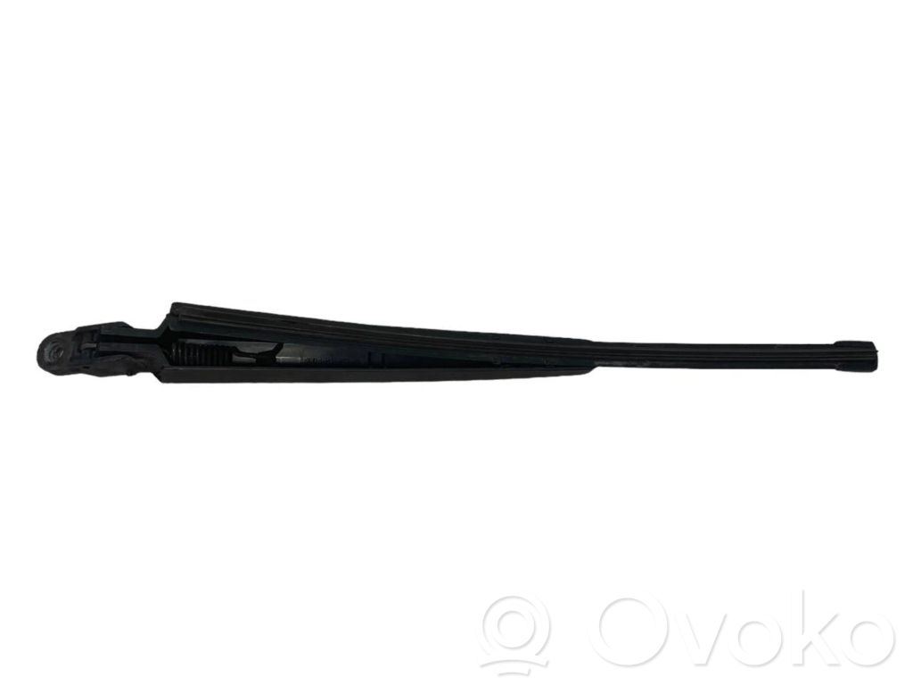 Rear window wiper arm