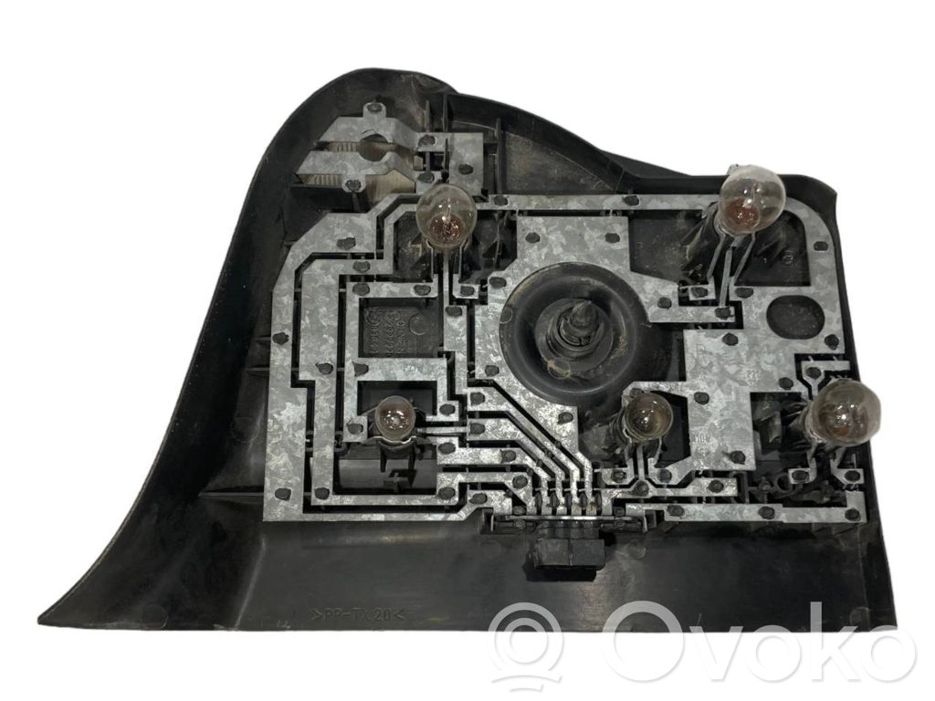 Rear lamp cover holder