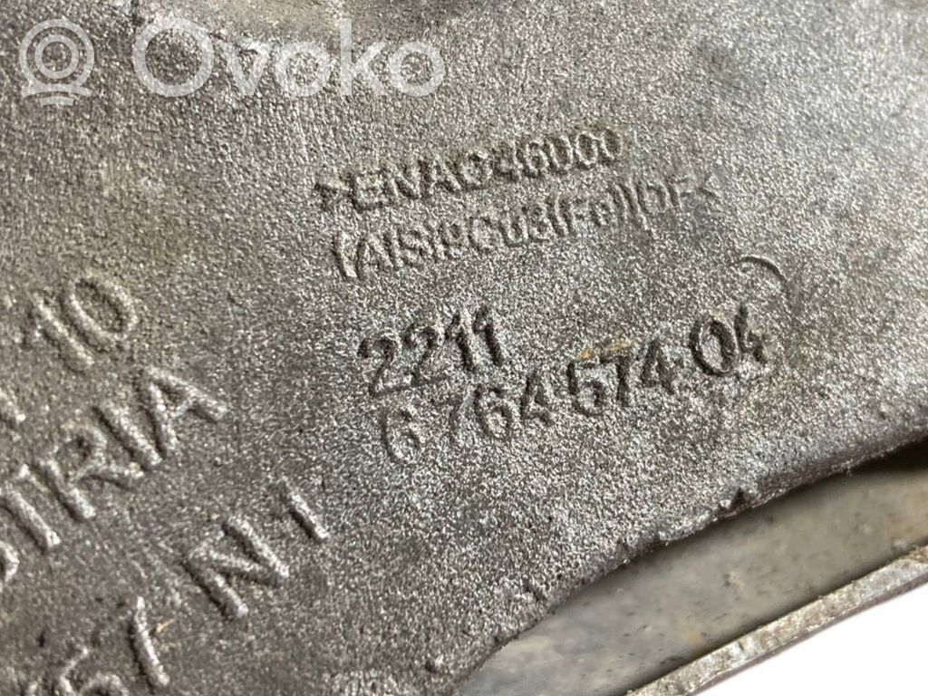 Engine mounting bracket