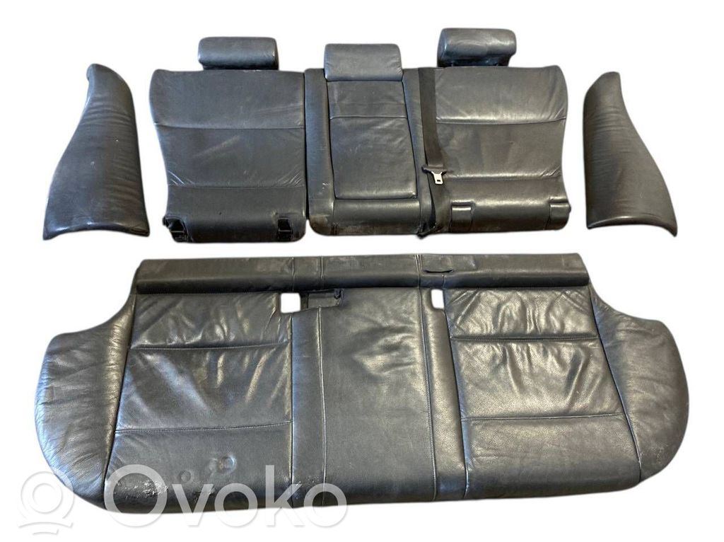 Seat set